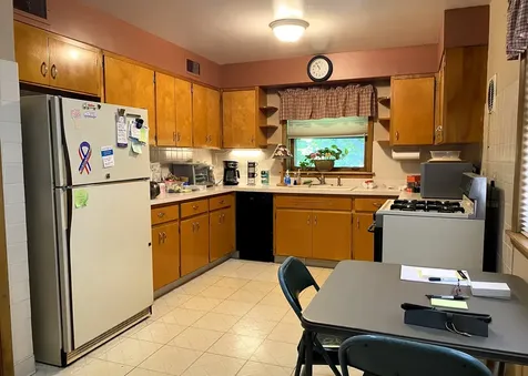 9528 South Brandt Avenue Oak Lawn IL 60453