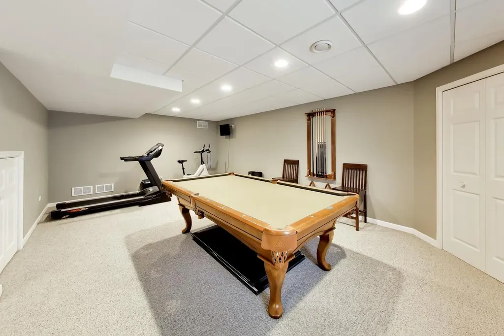 712 De Lasalle Court Naperville IL 60565