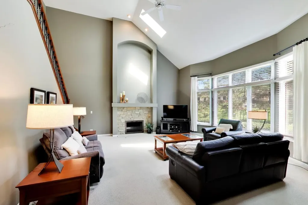 712 De Lasalle Court Naperville IL 60565