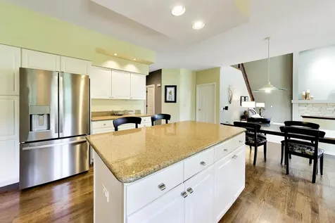 712 De Lasalle Court Naperville IL 60565