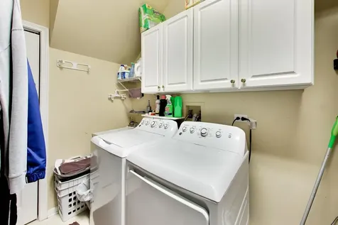 712 De Lasalle Court Naperville IL 60565