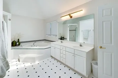 712 De Lasalle Court Naperville IL 60565