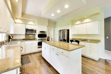 712 De Lasalle Court Naperville IL 60565