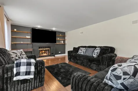 18118 Whitman Lane Lansing IL 60438