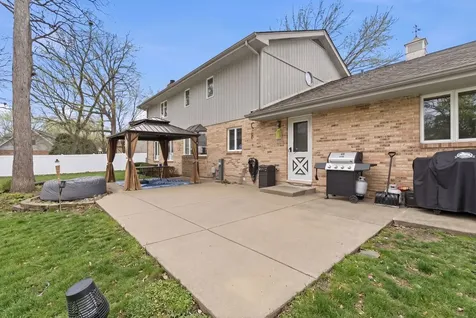 18118 Whitman Lane Lansing IL 60438