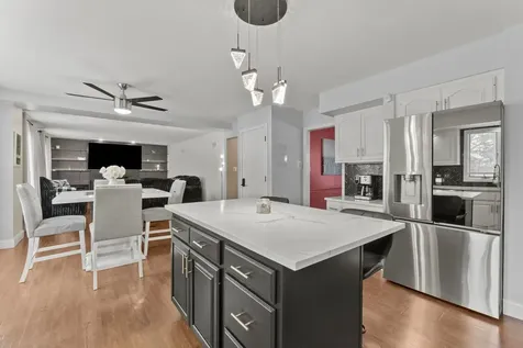 18118 Whitman Lane Lansing IL 60438