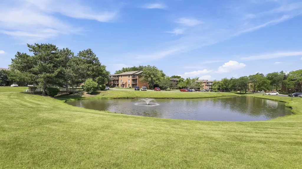 645 North Briar Hill Lane Addison IL 60101