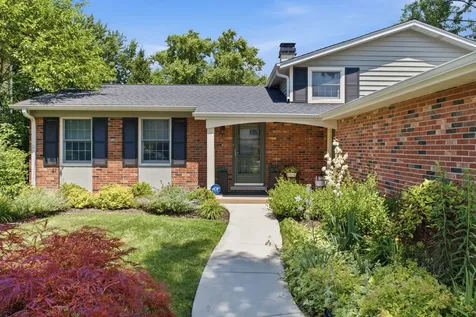 460 Trinity Court Buffalo Grove IL 60089