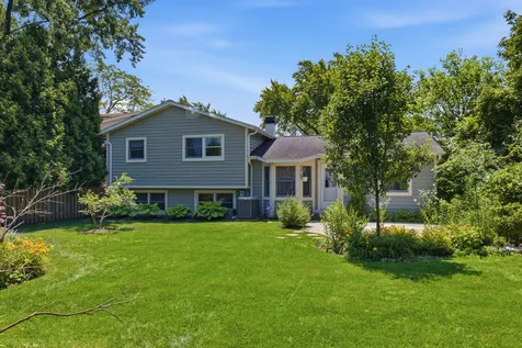 460 Trinity Court Buffalo Grove IL 60089