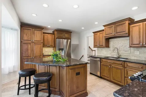460 Trinity Court Buffalo Grove IL 60089