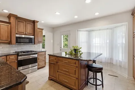 460 Trinity Court Buffalo Grove IL 60089
