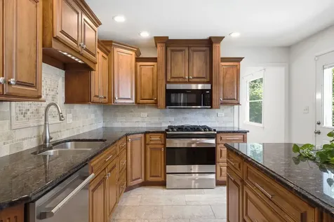 460 Trinity Court Buffalo Grove IL 60089
