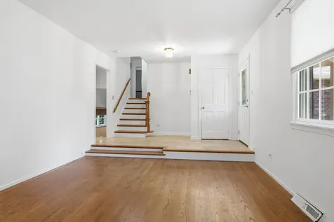 460 Trinity Court Buffalo Grove IL 60089
