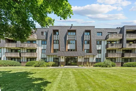 13000 West Heiden Circle Lake Bluff IL 60044