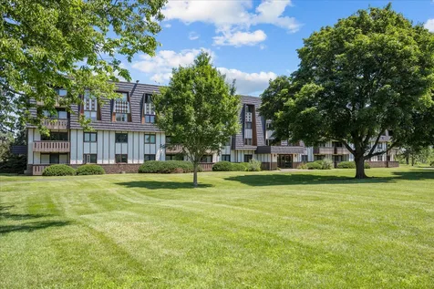13000 West Heiden Circle Lake Bluff IL 60044