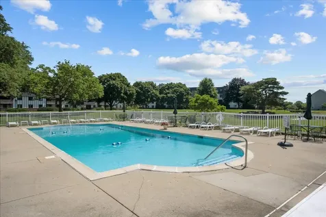 13000 West Heiden Circle Lake Bluff IL 60044