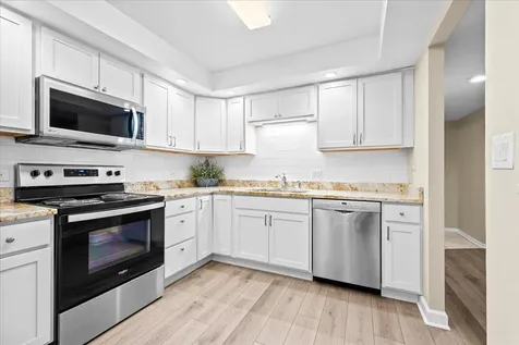 13000 West Heiden Circle Lake Bluff IL 60044