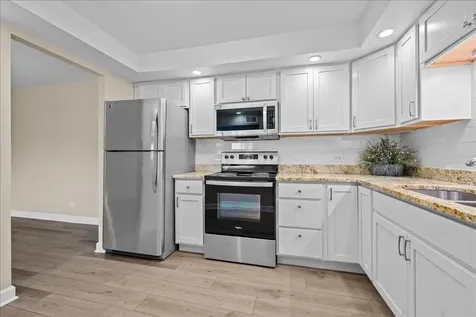 13000 West Heiden Circle Lake Bluff IL 60044