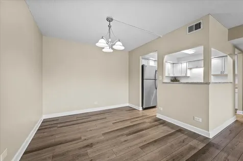 13000 West Heiden Circle Lake Bluff IL 60044