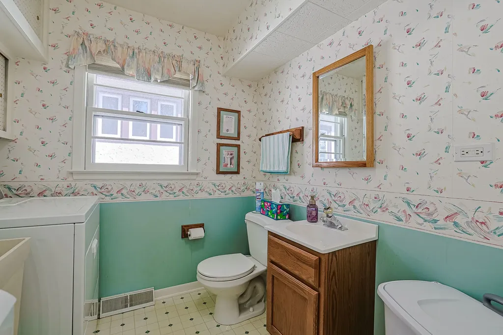 325 South Lodge Lane Lombard IL 60148
