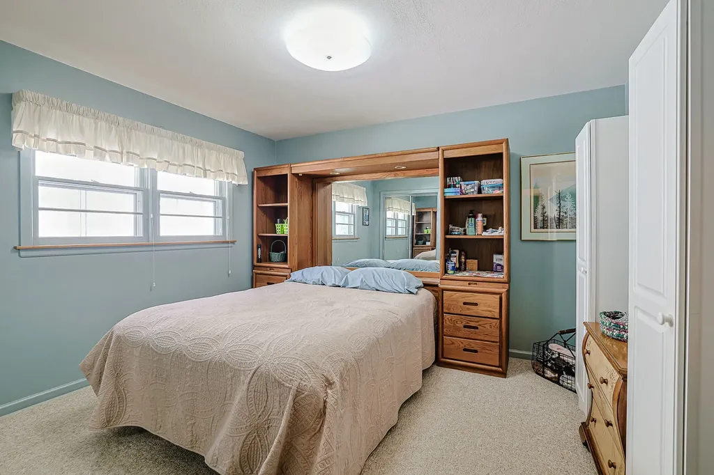 325 South Lodge Lane Lombard IL 60148