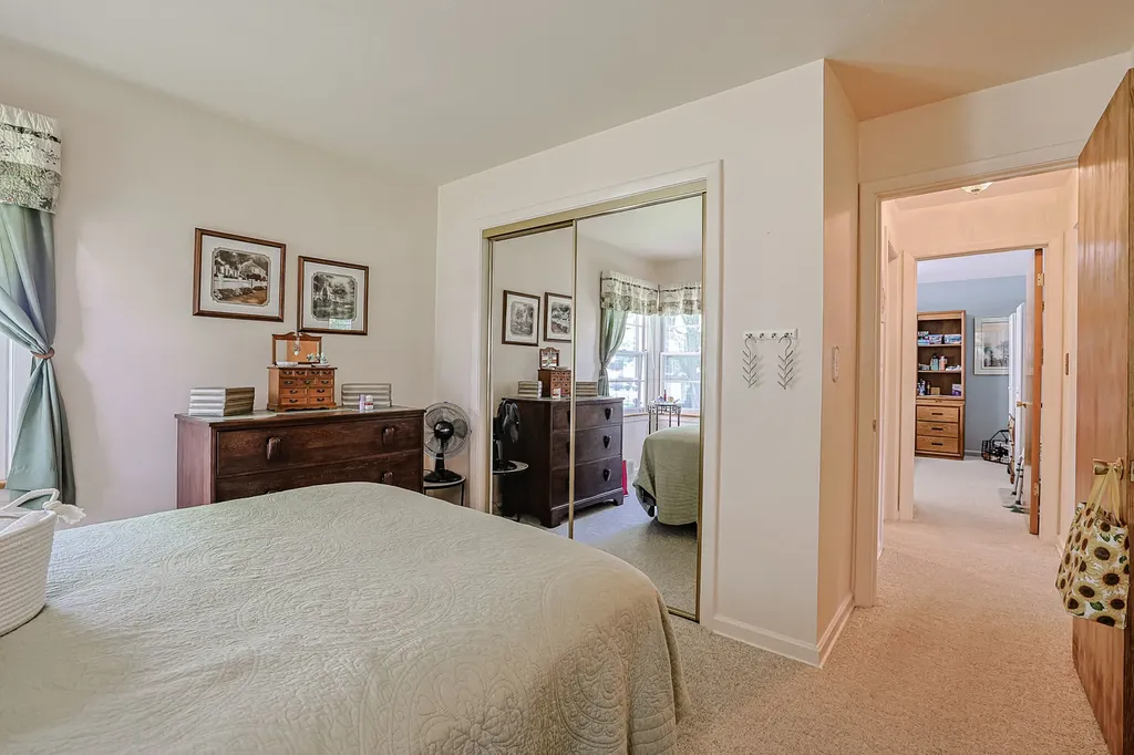 325 South Lodge Lane Lombard IL 60148