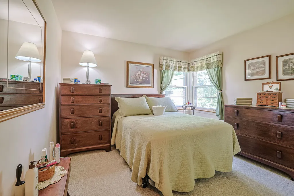 325 South Lodge Lane Lombard IL 60148