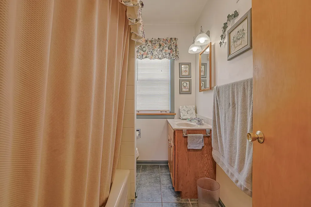 325 South Lodge Lane Lombard IL 60148