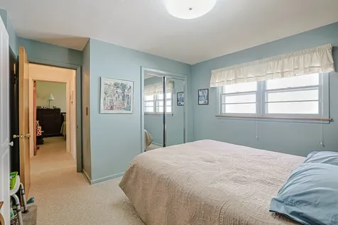 325 South Lodge Lane Lombard IL 60148