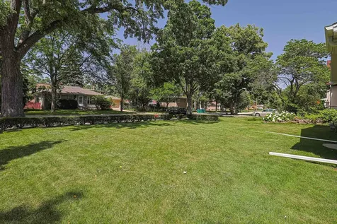 325 South Lodge Lane Lombard IL 60148