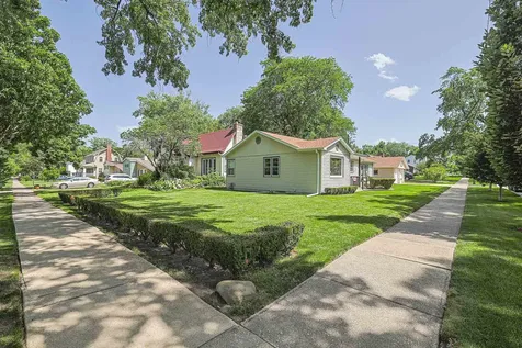 325 South Lodge Lane Lombard IL 60148