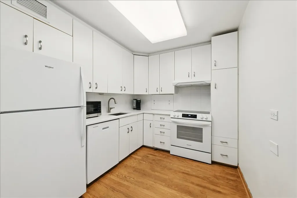 1440 North Lake Shore Drive Chicago IL 60610