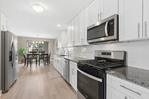 8233 West Chestnut Court Frankfort IL 60423