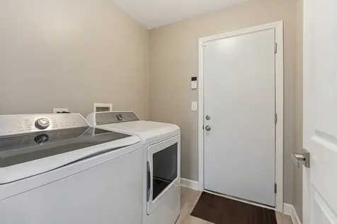 8233 West Chestnut Court Frankfort IL 60423