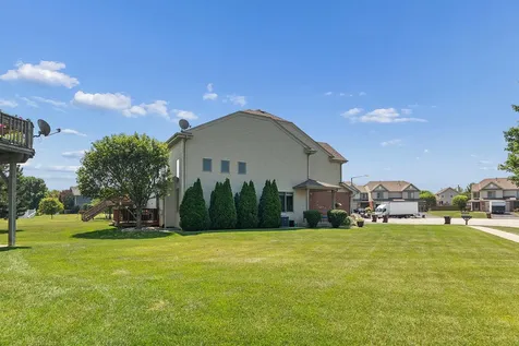 8233 West Chestnut Court Frankfort IL 60423