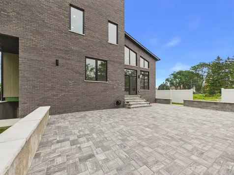 8313 West Church Street Niles IL 60714