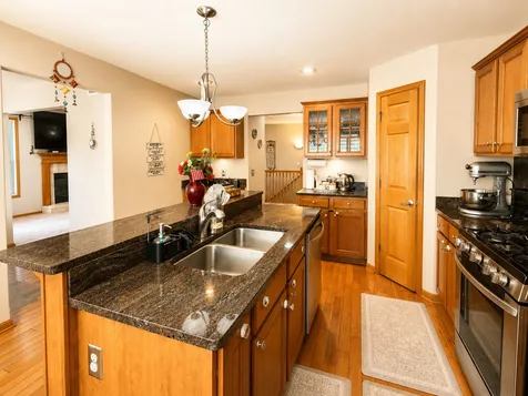 423 Cross Plains Road Rockford IL 61107