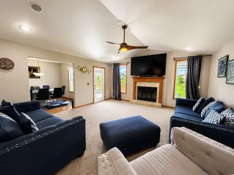 423 Cross Plains Road Rockford IL 61107