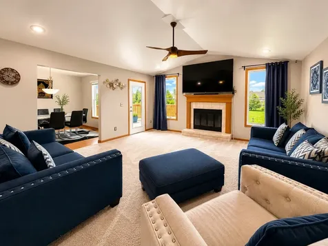 423 Cross Plains Road Rockford IL 61107