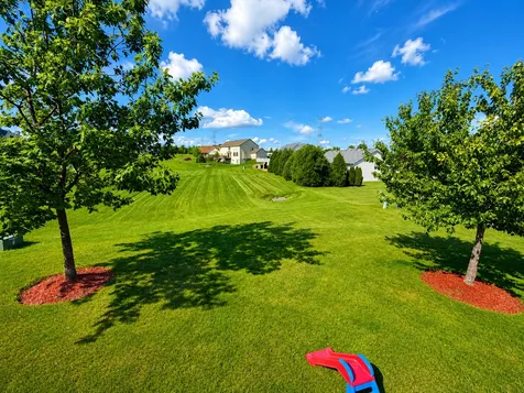 423 Cross Plains Road Rockford IL 61107