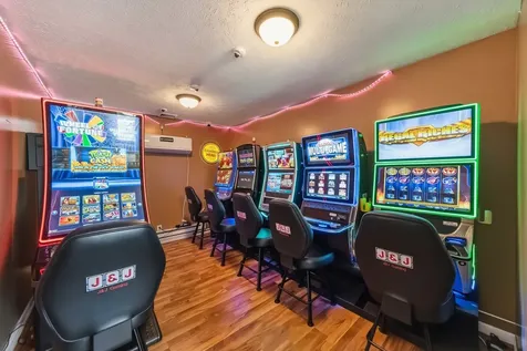 1421 Industrial Park Road Minonk IL 61760