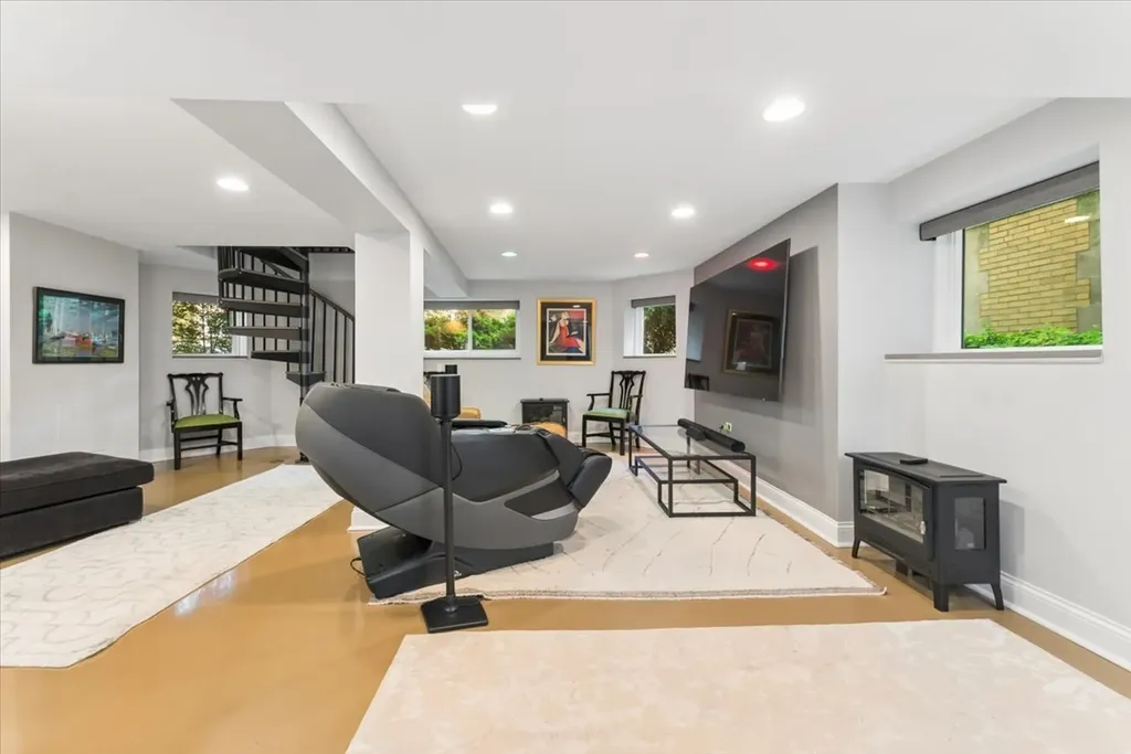 2215 West Arthur Avenue Chicago IL 60645