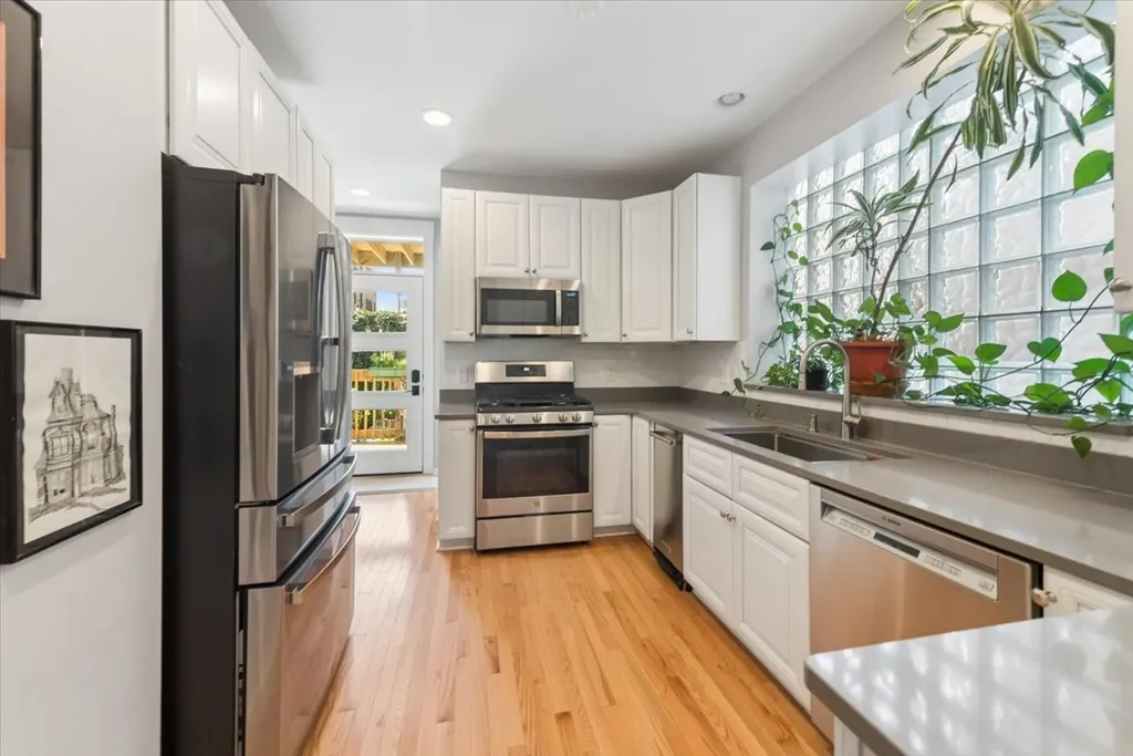 2215 West Arthur Avenue Chicago IL 60645