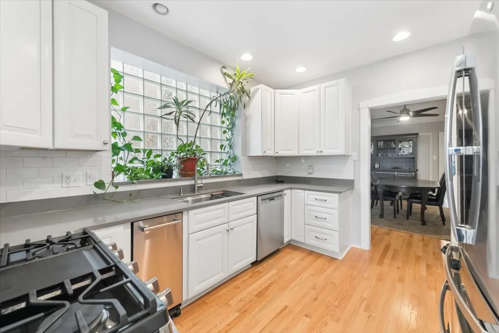 2215 West Arthur Avenue Chicago IL 60645