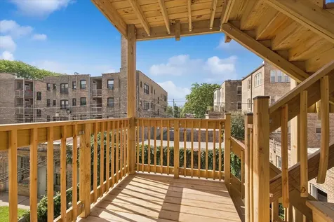 2215 West Arthur Avenue Chicago IL 60645