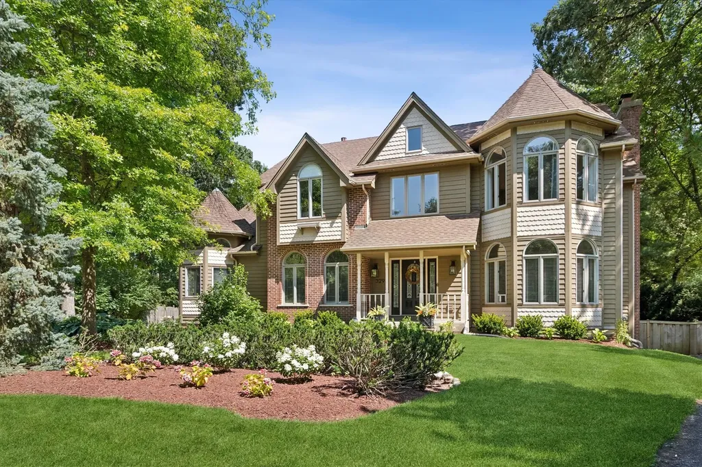 329 Royce Woods Court Naperville IL 60565