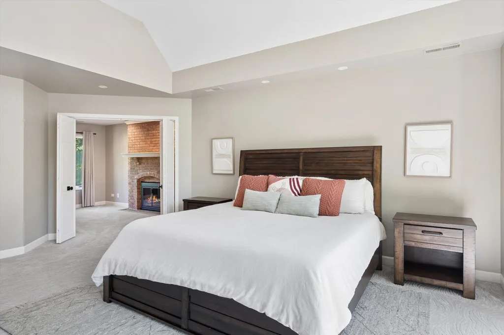 329 Royce Woods Court Naperville IL 60565