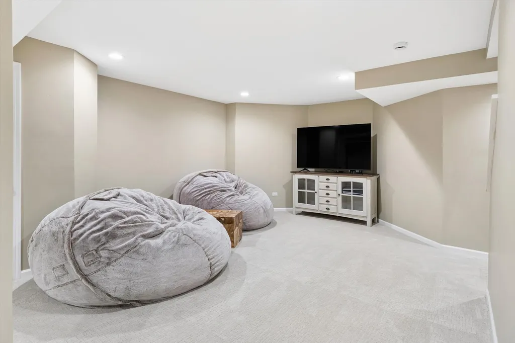 329 Royce Woods Court Naperville IL 60565