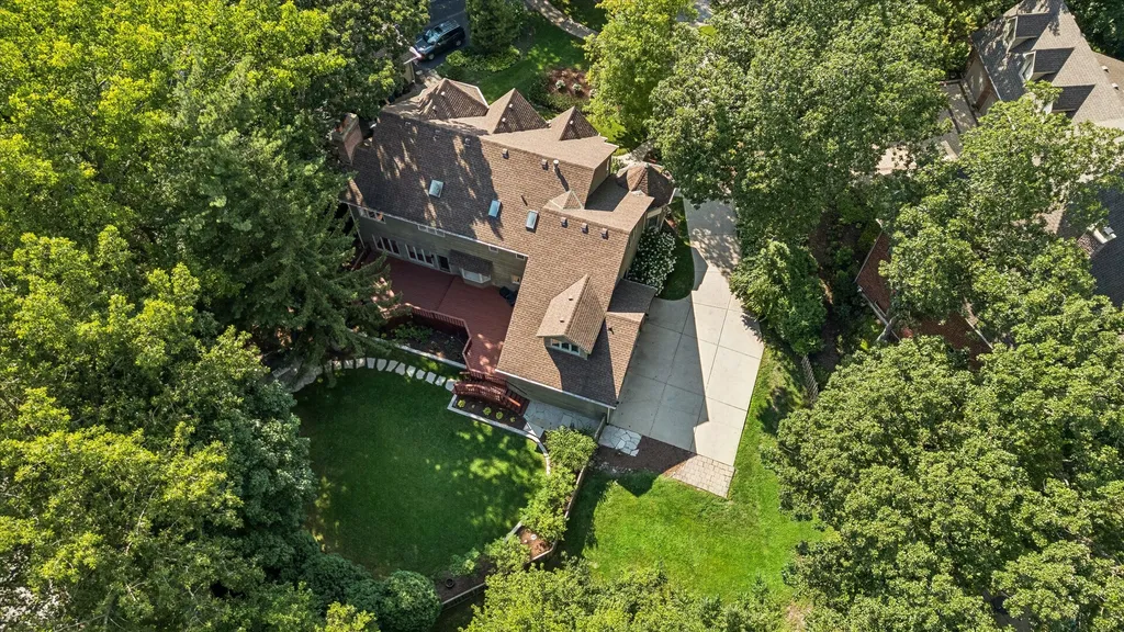 329 Royce Woods Court Naperville IL 60565