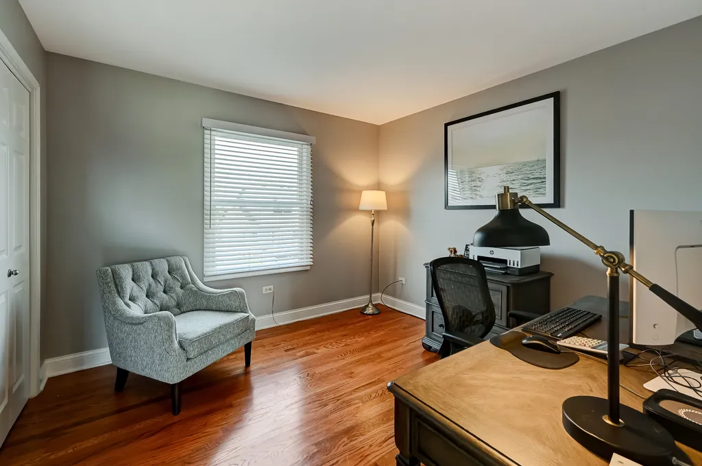 1720 Tower Hill Drive Woodridge IL 60517